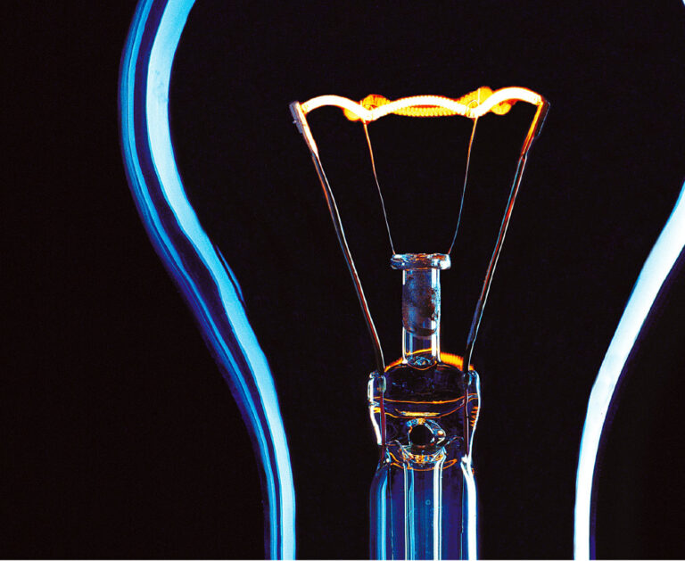 Leuchtende Glühbirne als Symbol für Beleuchtungstechnik
